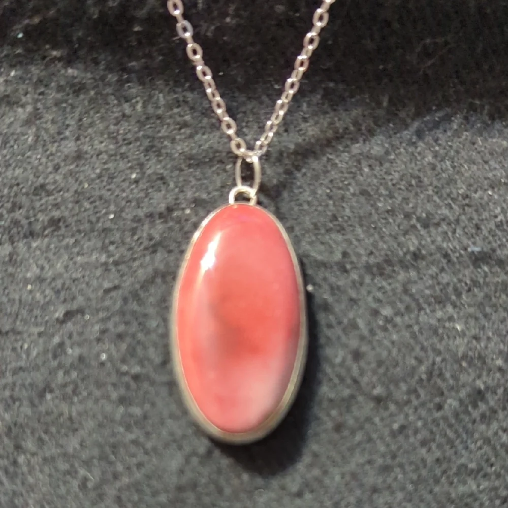 Silver Plated Red Mauve Mookaite Gemstone Oval Pendant Statement Necklace